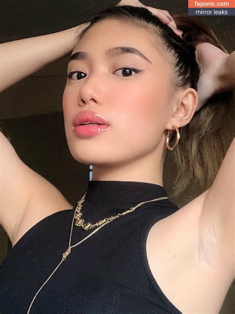 pinay horny solo|Solo .
